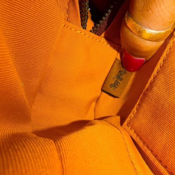 Coach JAMIE WRISTLET IN SIGNATURE CANVAS WITH VARSITY MOTIF New - Picture 9 of 15